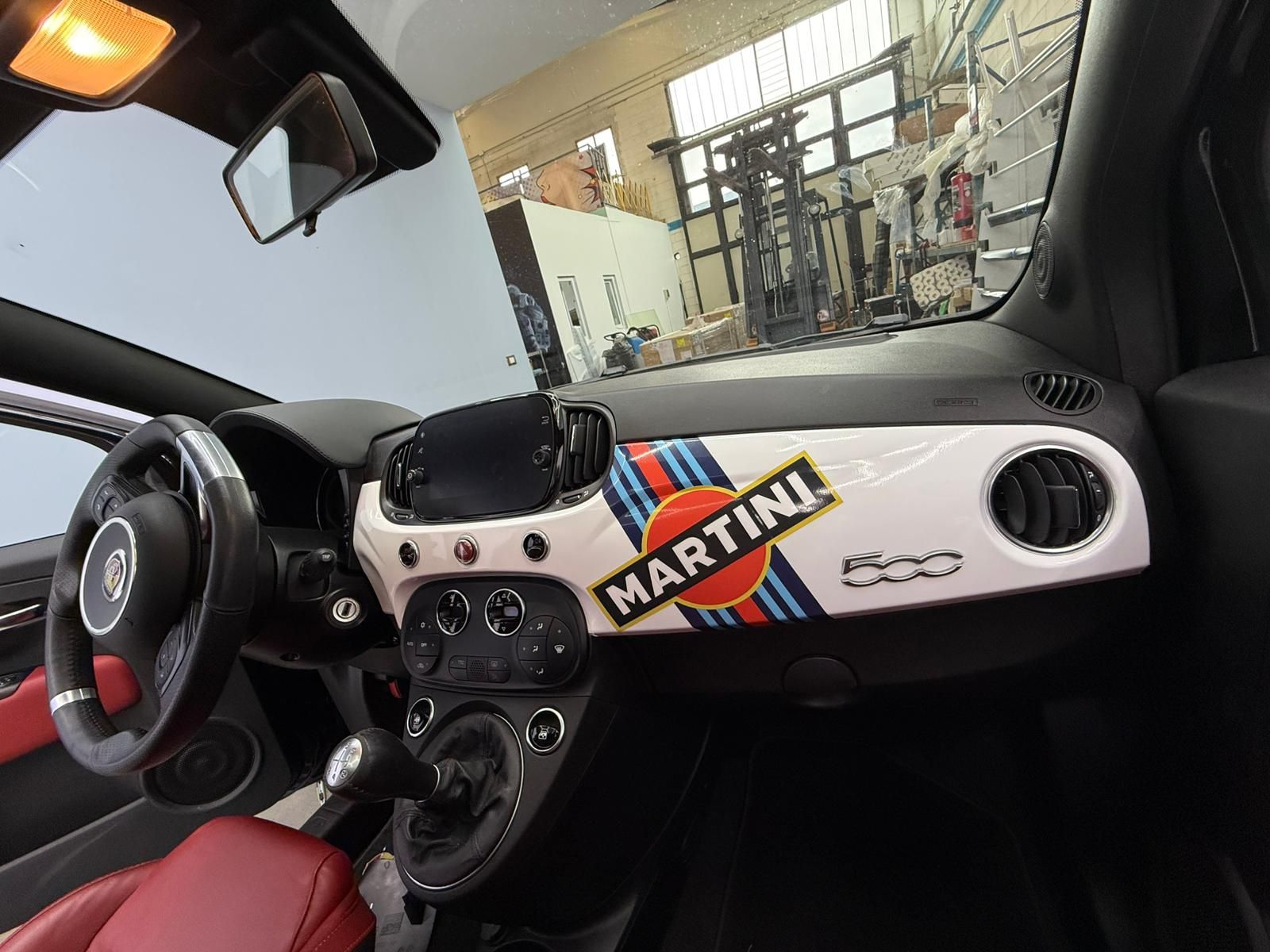 Car wrapping professionale su auto sportiva a Brescia